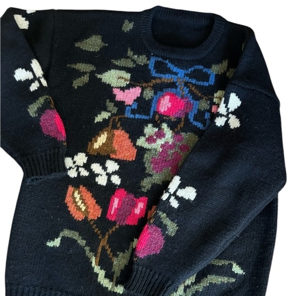 VTG 80’s Susan Bristol Wool Black Cottage-Core Sweater Bright Florals M Crewneck - Picture 3 of 4